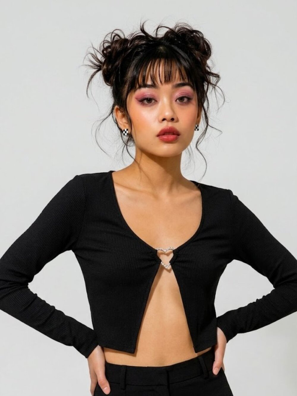Y2K Goth Black Women's Long Sleeve Crop Top with Pearl Rhinestone Heart Detail